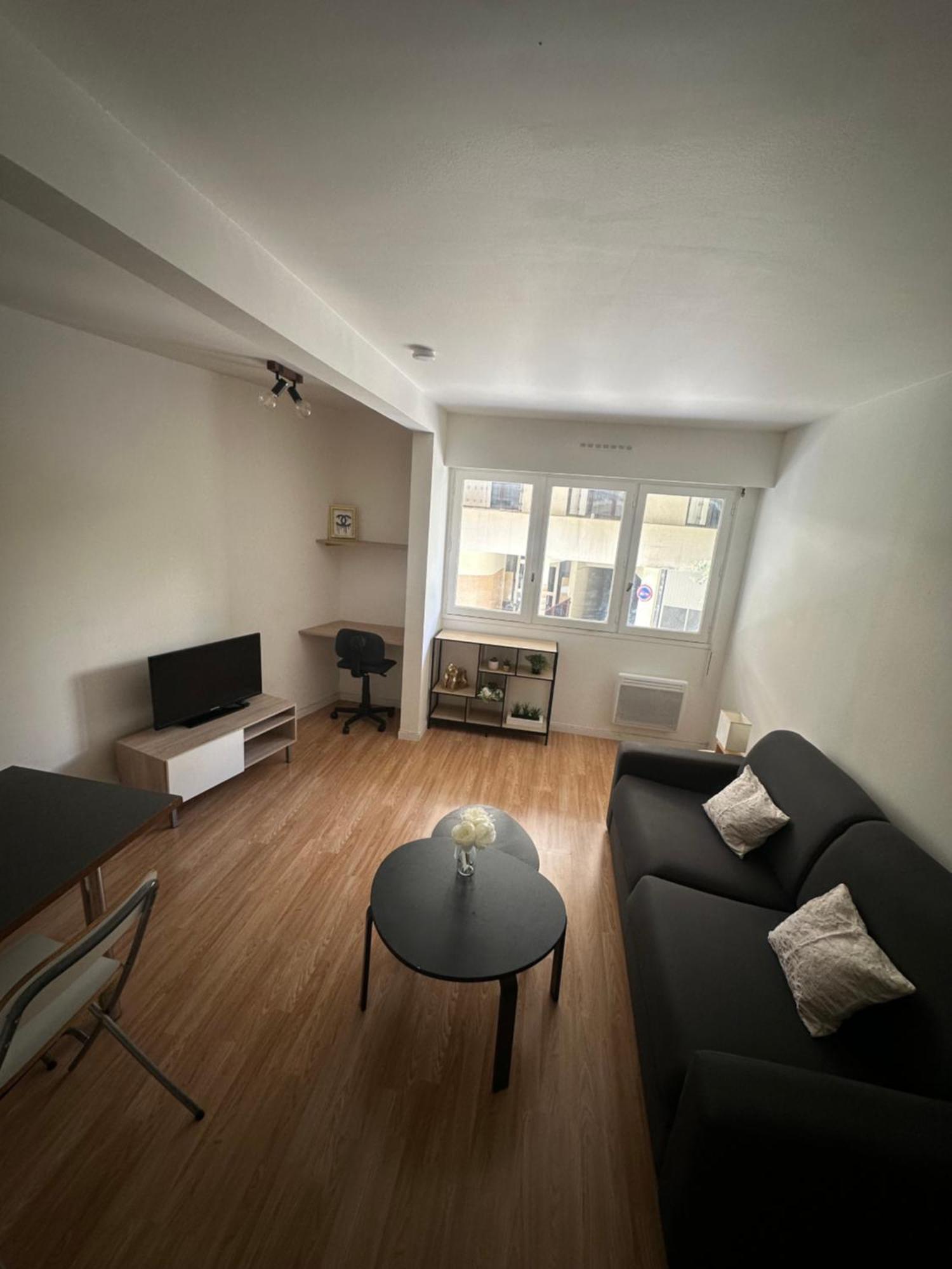 Magnifique Studio Lumineux Et Confortable Au Coeur Du Centre-Ville De Toulon Exteriör bild