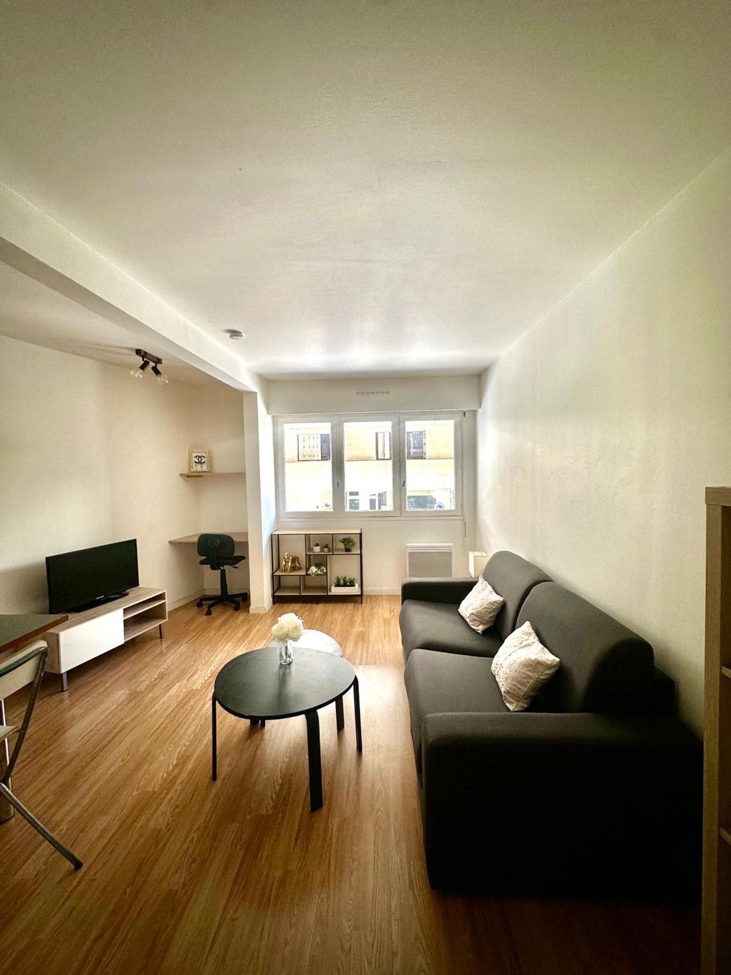 Magnifique Studio Lumineux Et Confortable Au Coeur Du Centre-Ville De Toulon Exteriör bild